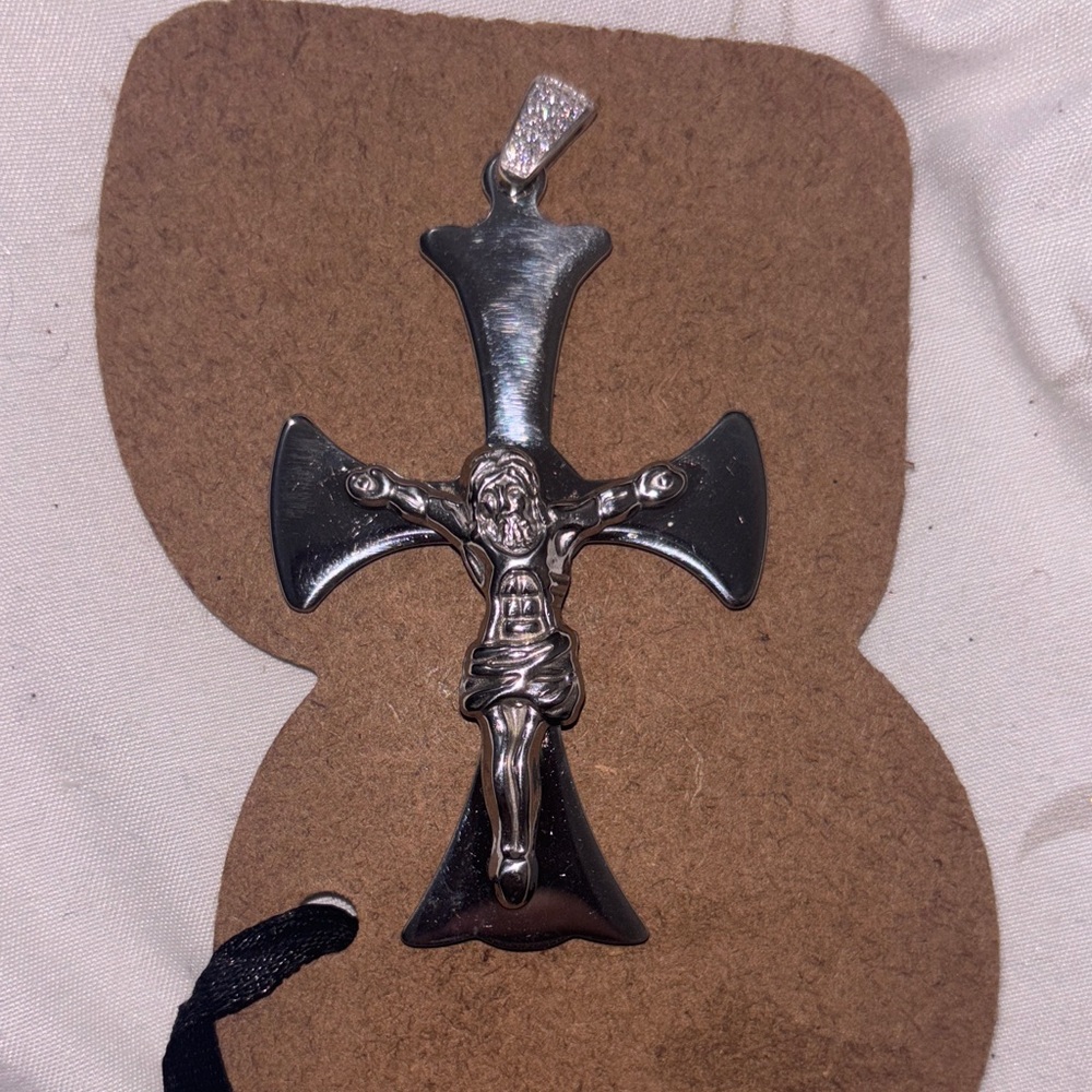 Silver Crucifix Pendant